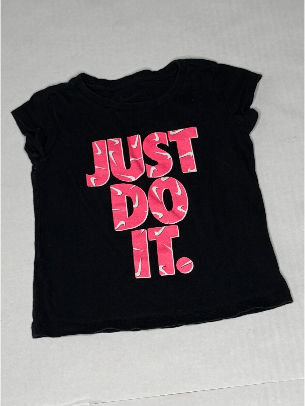 Nike Girls Just Do It Graphic T-Shirt Black With Pink Lettering Size 3T